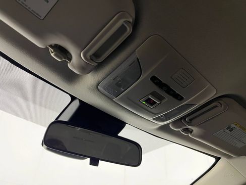 Used 2021 Toyota Corolla LE w/ Carpet Mat Package (TMS) image 28