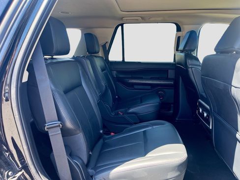 Used 2024 Ford Expedition XLT AWD/4WD image 29
