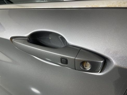 Used 2024 Mitsubishi Outlander SE image 13