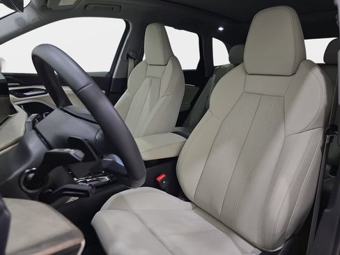 Used 2025 Audi Q5 Premium Plus w/ Premium Plus AWD/4WD image 18