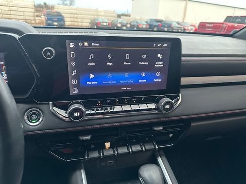 Used 2023 Chevrolet Colorado Z71 w/ Z71 Convenience Package 2 image 17