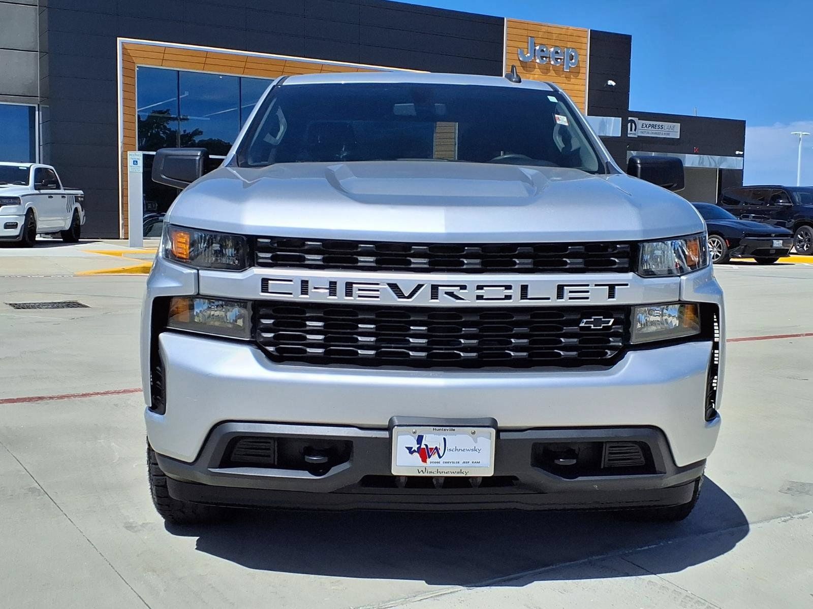 Used 2022 Chevrolet Silverado 1500 Custom w/ LPO, Dark Essentials Package RWD image 4