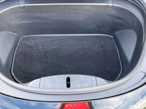 Used 2018 Tesla Model 3 Long Range RWD image 10