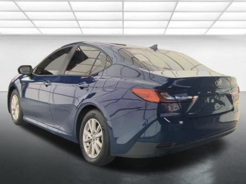 Used 2025 Toyota Camry LE w/ Convenience Package FWD image 2