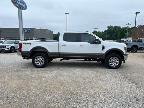 Used 2017 Ford F350 Lariat w/ Lariat Ultimate Package AWD/4WD image 9