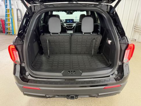 Certified 2025 Ford Explorer ST-Line w/ Premium Package AWD/4WD image 32