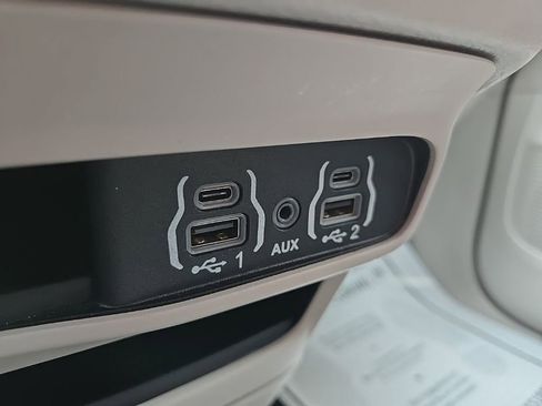 Used 2024 Chrysler Pacifica Touring-L FWD image 58