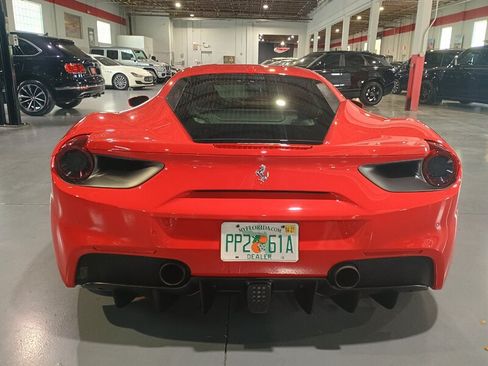 Used 2019 Ferrari 488 GTB RWD image 4