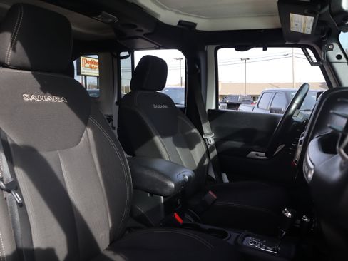 Used 2018 Jeep Wrangler Unlimited Sahara image 26