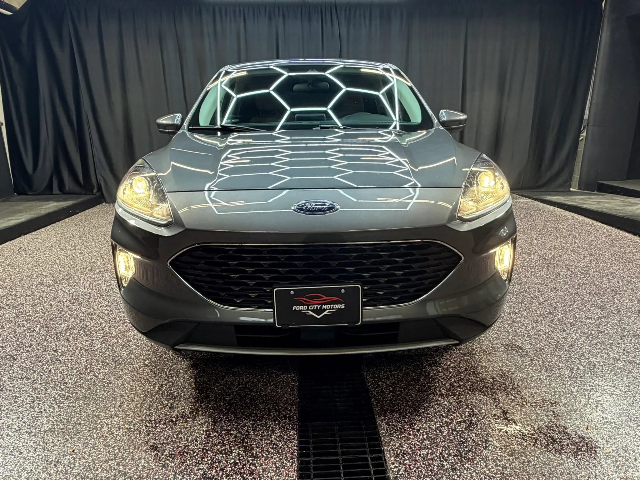 Used 2022 Ford Escape SEL FWD image 2