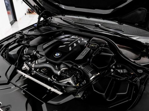 Used 2023 BMW M550i xDrive image 51