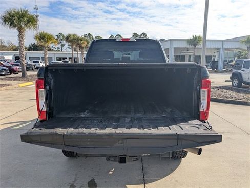 Used 2018 Ford F250 XLT w/ XLT Value Package image 12