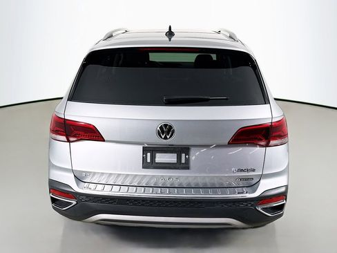 Used 2023 Volkswagen Taos SE AWD/4WD image 10