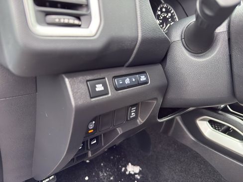 Certified 2024 Nissan Frontier SV w/ SV Convenience Package image 13