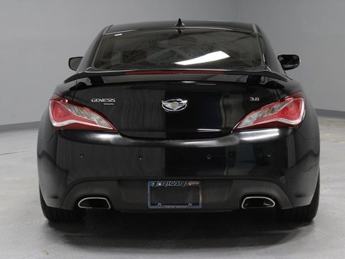 Used 2016 Hyundai Genesis Coupe 3.8 RWD image 9