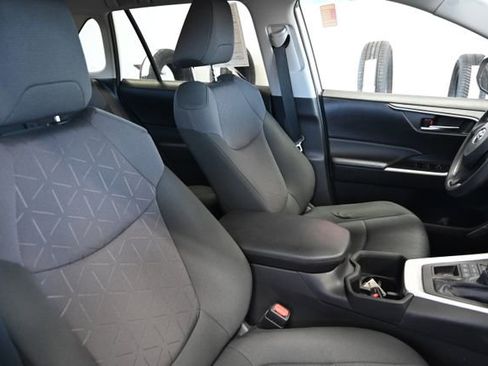 Used 2023 Toyota RAV4 XLE AWD/4WD image 9