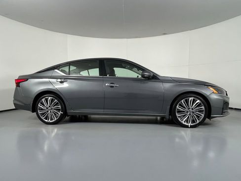 Used 2025 Nissan Altima 2.5 SL image 8