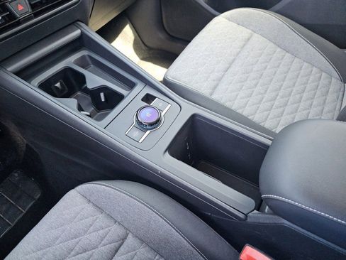 Used 2025 Volkswagen Tiguan S AWD/4WD image 31