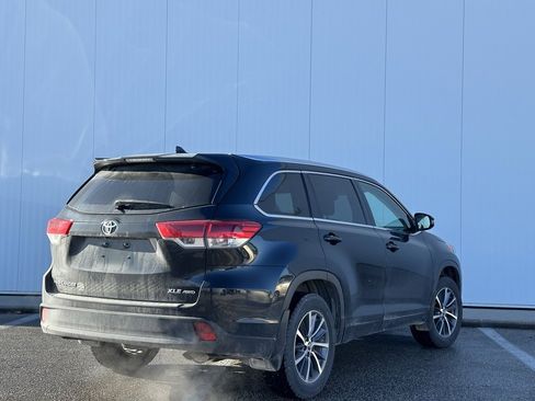 Used 2018 Toyota Highlander XLE image 5
