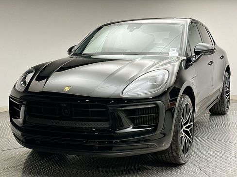 Used 2023 Porsche Macan S AWD/4WD image 1