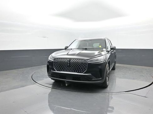 Used 2025 Lincoln Aviator Reserve w/ Equipment Group 201A AWD/4WD image 3