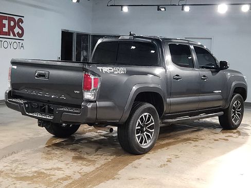 Used 2020 Toyota Tacoma TRD Sport w/ Technology Package AWD/4WD image 7