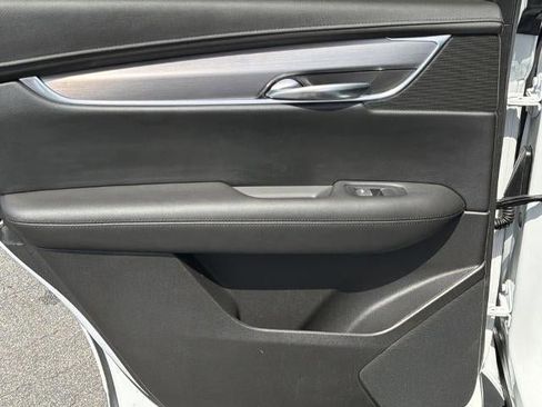 Used 2018 Cadillac XT5 Luxury w/ Driver Awareness Package FWD image 22