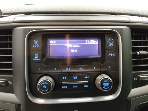 Used 2017 RAM 1500 Express AWD/4WD image 25