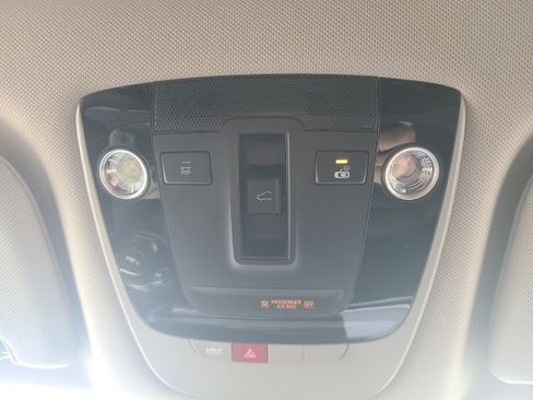 Used 2024 Kia Sorento S w/ Panoramic Sunroof Package image 31