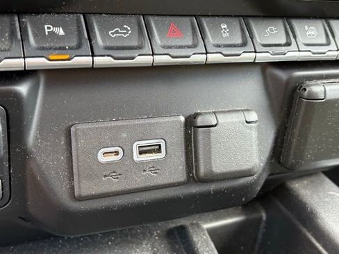 Used 2022 Chevrolet Silverado 1500 LTZ w/ Technology Package image 18