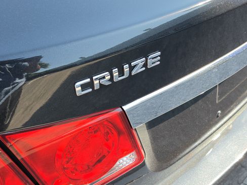 Used 2015 Chevrolet Cruze LT FWD image 8