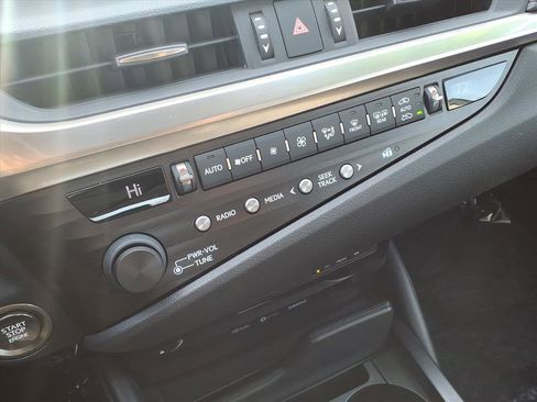 Used 2019 Lexus ES 350 w/ Premium Package image 18