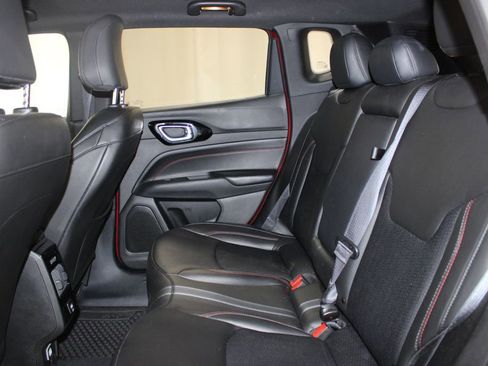 Used 2025 Jeep Compass Trailhawk AWD/4WD image 21