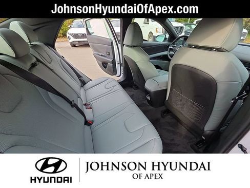 Used 2025 Hyundai Elantra Limited FWD image 22