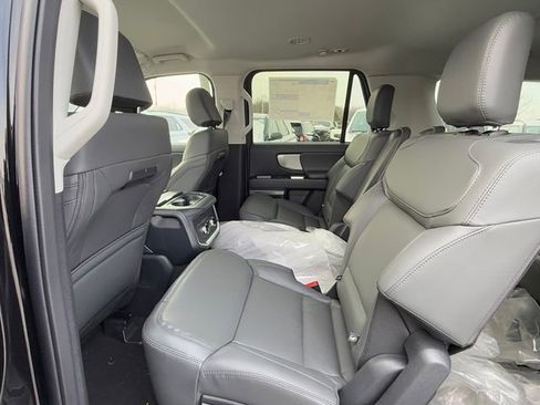 New 2026 Ford Expedition Active image 14