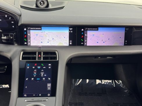 Used 2025 Porsche Taycan 4S w/ Premium Package image 26