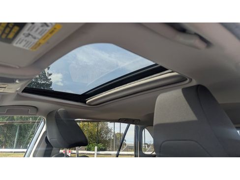 Used 2020 Toyota RAV4 XLE w/ Convenience Package image 17