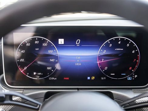 Used 2025 Mercedes-Benz CLE 300 4MATIC Coupe image 11