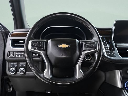 Used 2023 Chevrolet Suburban Premier AWD/4WD image 9