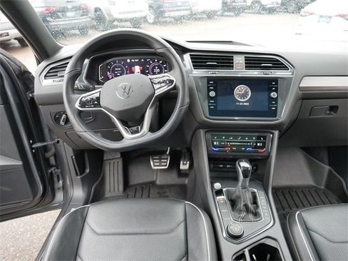 Used 2022 Volkswagen Tiguan SEL R-Line image 21