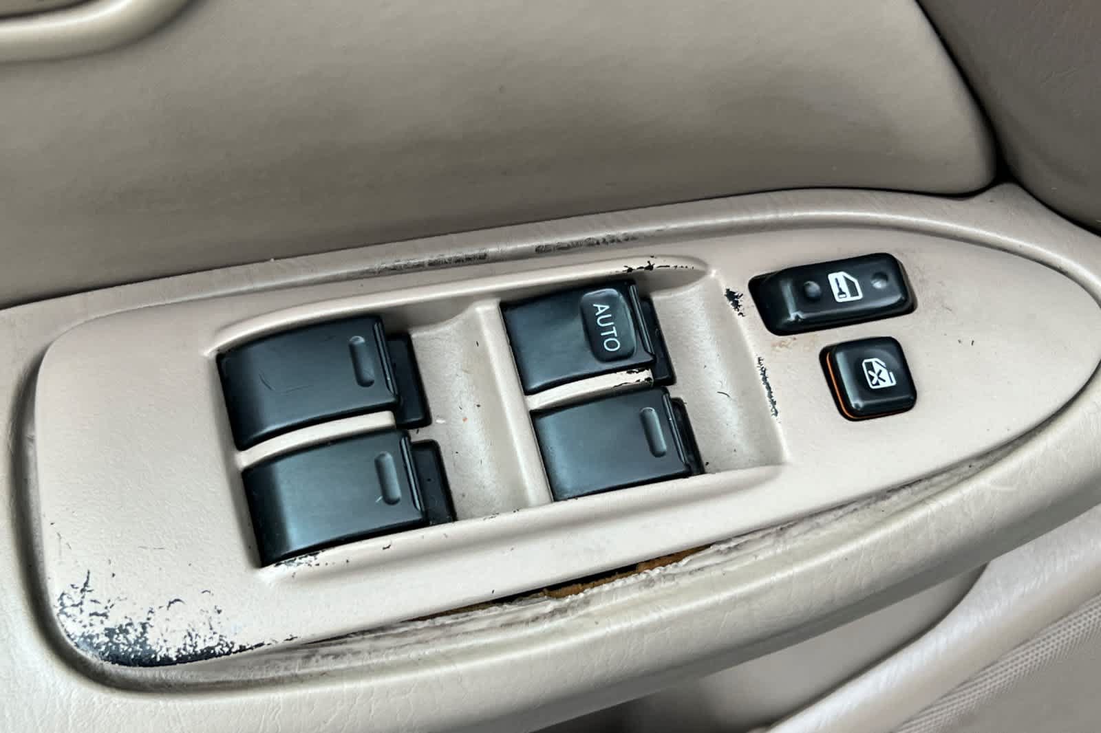 Used 1997 Toyota Camry LE w/ Leather Trim Pkg FWD image 13