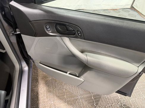 Used 2006 Ford Focus SES image 14