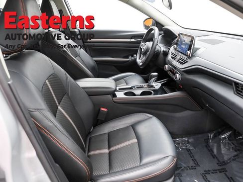 Used 2024 Nissan Altima 2.5 SR image 23