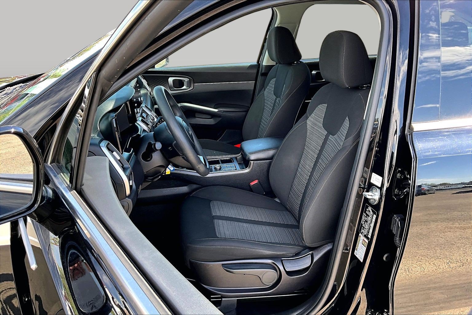 Used 2022 Kia Sorento LX FWD image 26