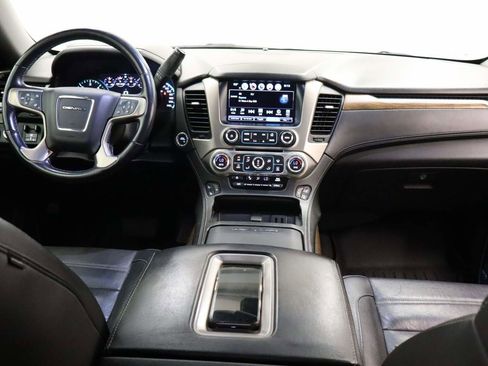 Used 2019 GMC Yukon XL Denali w/ Denali Ultimate Package image 6