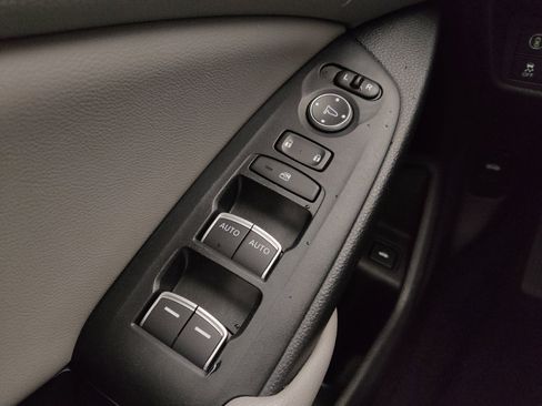 Used 2018 Honda Accord LX image 27