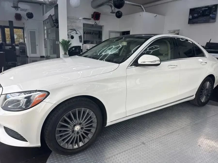 Used 2015 Mercedes-Benz C 300 4MATIC Sedan image 2