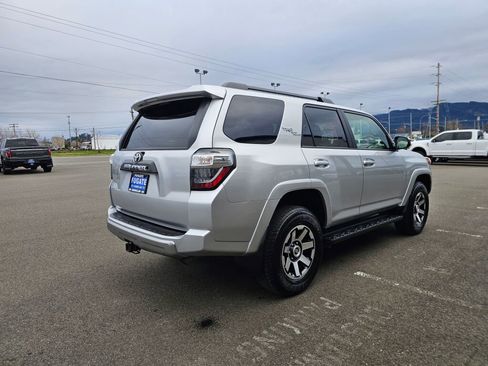 Used 2021 Toyota 4Runner TRD Off-Road image 6