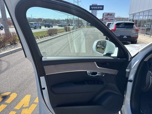 Certified 2025 Volvo XC90 B5 Plus image 19