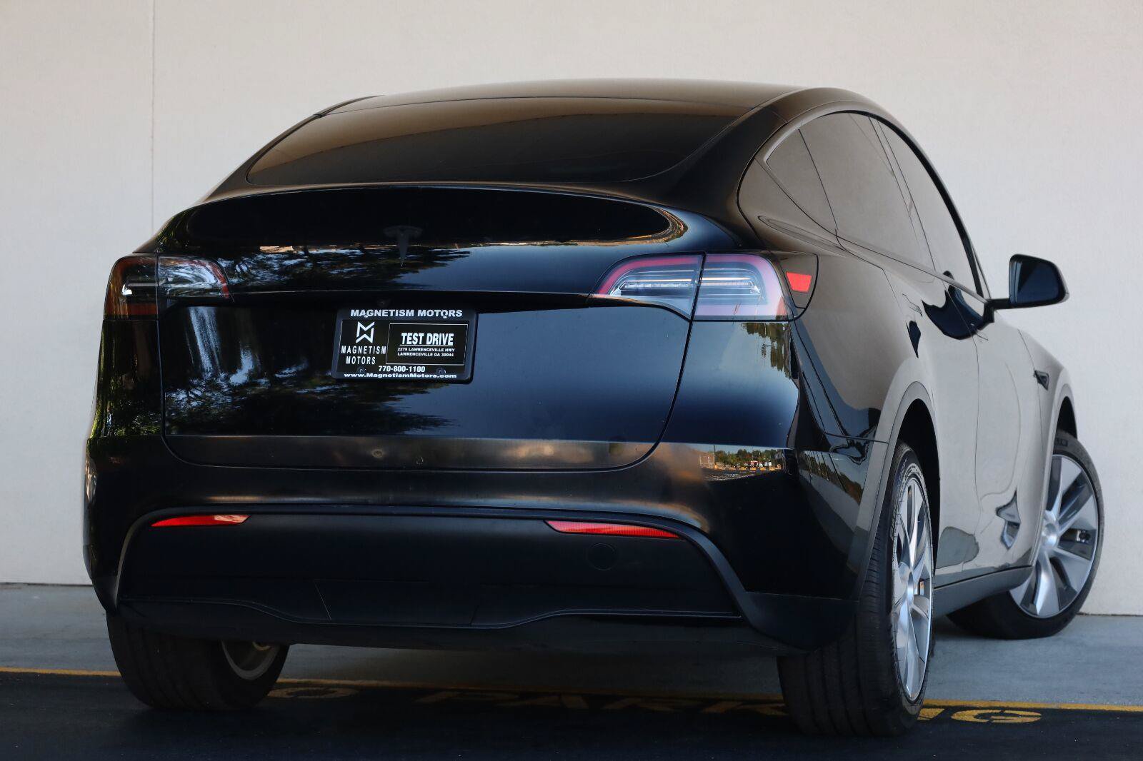 Used 2023 Tesla Model Y Long Range AWD/4WD image 9